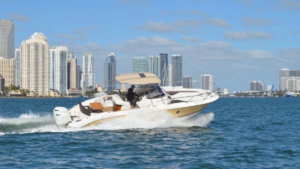 Alquiler de yates y botes en Miami Sessa 30