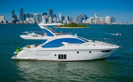 AZIMUT 50 For rent in Miami for tours, parties, events and celebrations.