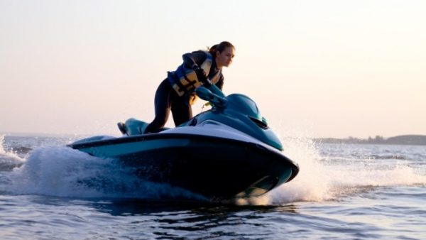 ET SKI SPORT ADVENTURE Rent your boat an add on the best jet-ski in Miami with Yachts N´ Roses, rental yachts and nautical experiences!