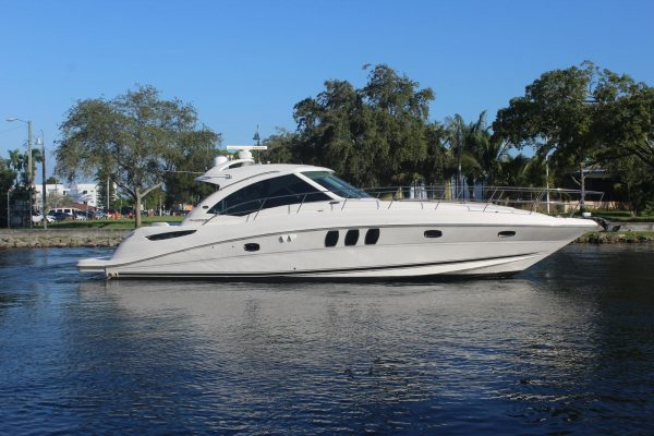 SUNDANCER 55 yacht for rent is one of the best choices for charter in Miami for excursions, parties, events and celebrations.